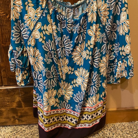 Spring/Summer Blouse - Picture 2 of 2